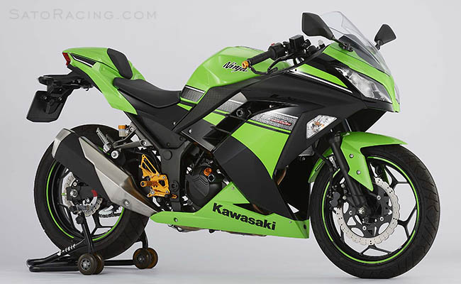 2013 Kawasaki Ninja250 with SATO Rear Sets, Sliders and other parts.