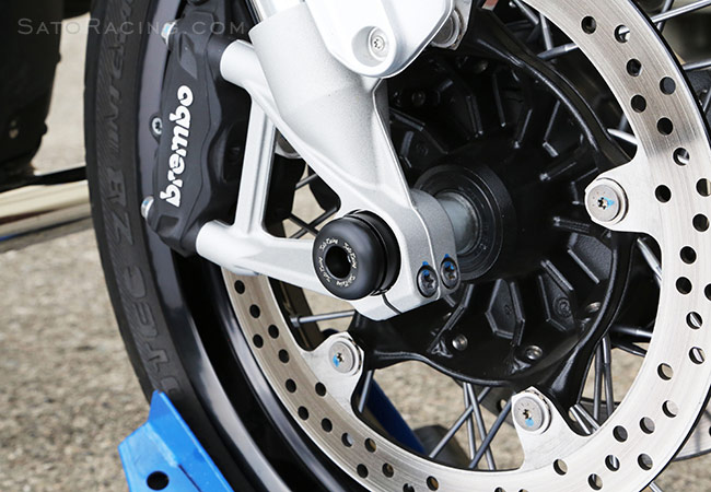 SATO RACING Front Axle Sliders for '14-'16 BMW R nineT