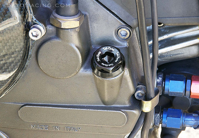 Oil Cap D-OFCAP-H on a Ducati 1098