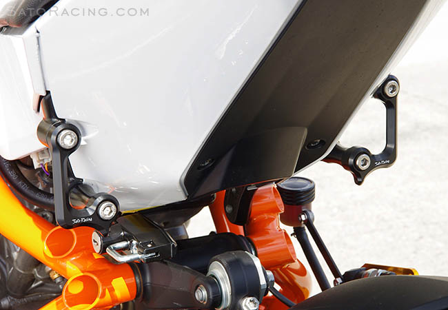 SATO RACING KTM RC8 / RC8 R Racing Hooks