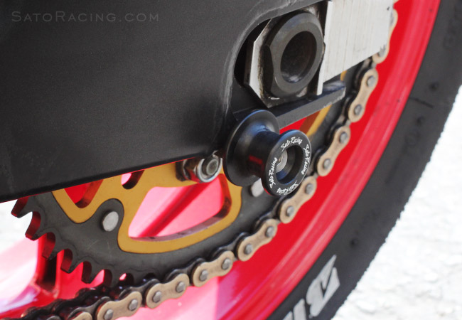 SATO RACING Swingarm Spools - M6 (Delrin type) on a Yamaha R6