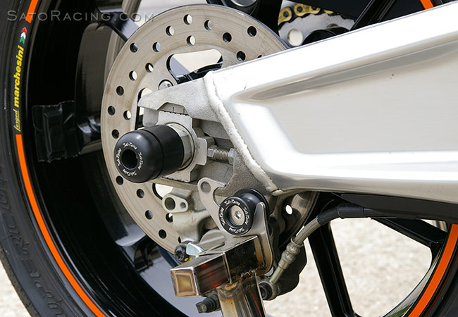 SATO RACING Swingarm Spools - 8mm - on a KTM RC8